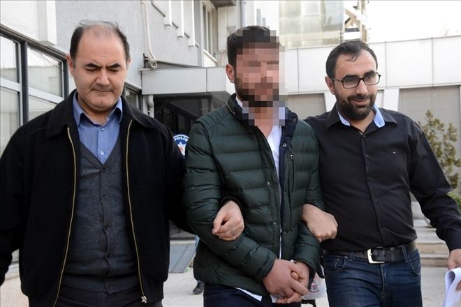 Dolandırıcı sahte hâkim, gerçek hâkim karşısında yakayı ele verdi Dolandırıcı sahte hâkim, gerçek hâkim karşısında yakayı ele verdi