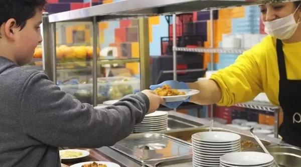 Okullarda ücretsiz yemek kapsamı genişliyor