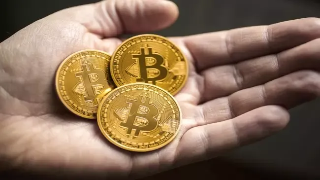 Bitcoin rekor tazeledi, Fiyatı 71 bin doları aştı