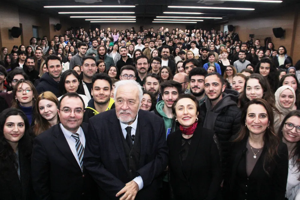 Prof. Dr. İlber Ortaylı, İstanbul Üniversitesinde seminere katıldı