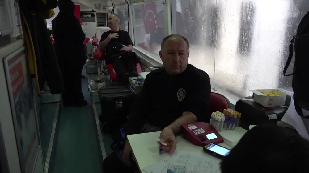 Çanakkale’de polisten Türk Kızılaya kan bağışı desteği