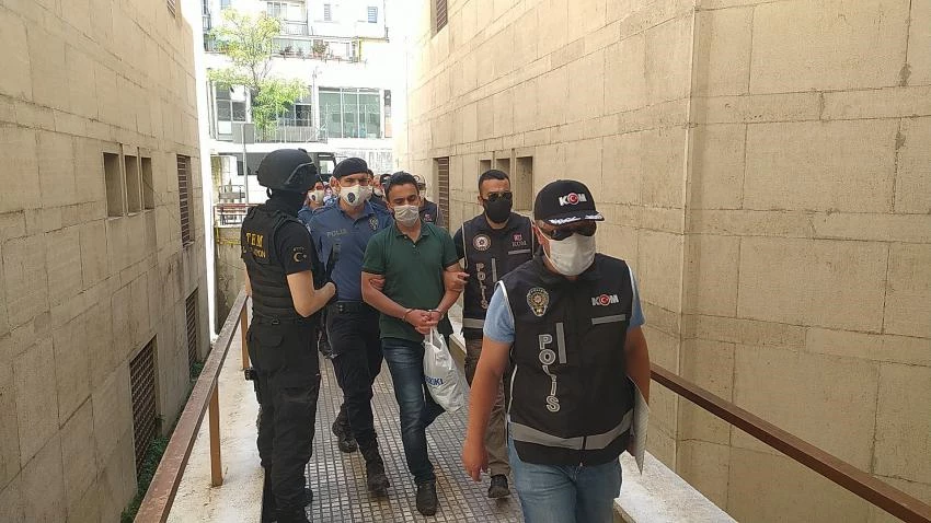 Bursa`da FETÖ operasyonunda 8 tutuklama