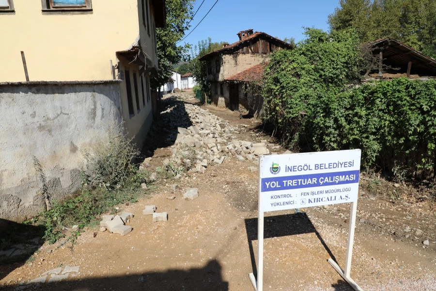 Eskikaracakaya’da Yollar Yenileniyor