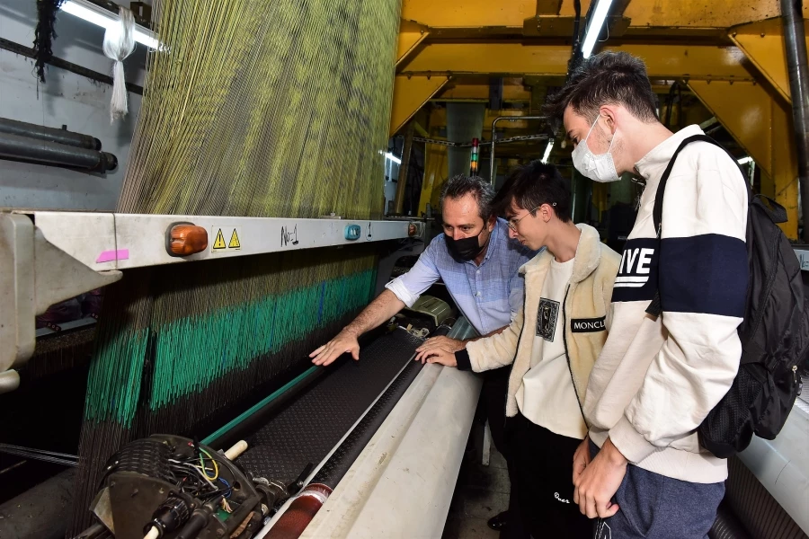 Yıldırım, Tekstil sektörüne kalifiye eleman yatiştiriyor 