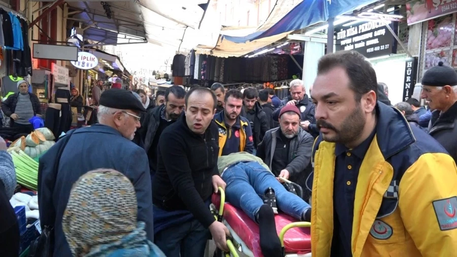 Bursa’da pazarda kasa kavgası: Esnaf belinden bıçaklandı