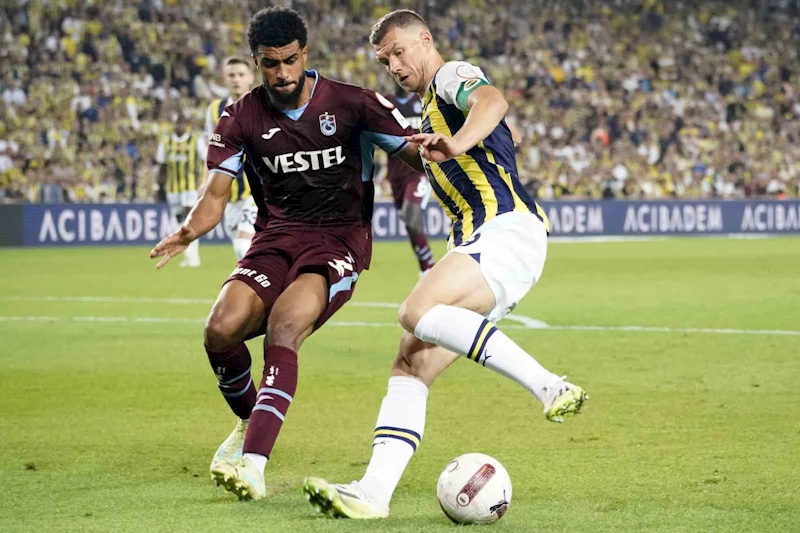 Trendyol Süper Lig: Fenerbahçe: 0 - Trabzonspor: 1 (İlk yarı)

