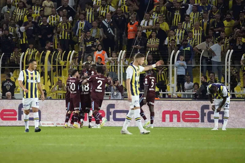 Trendyol Süper Lig: Fenerbahçe: 0 - Trabzonspor: 1 (Maç devam ediyor)
