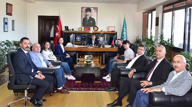 Balıkesir Üniversitesi Rektörü Filistinli Öğrencilerle buluştu
