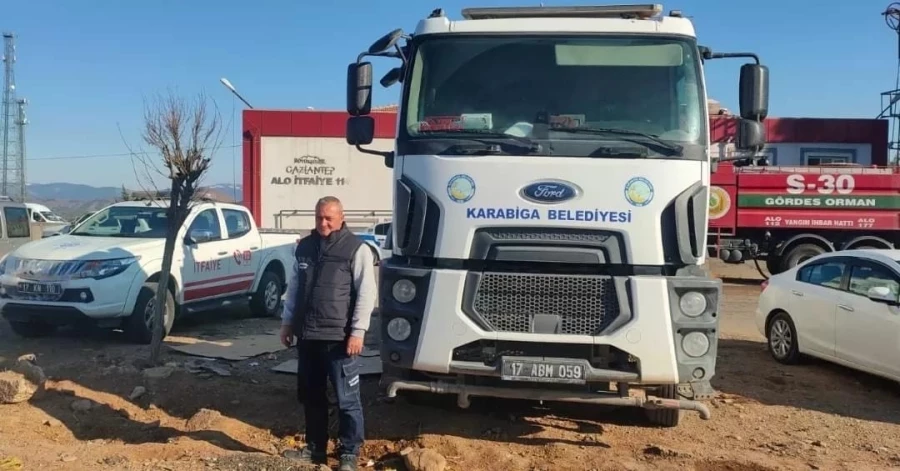 Karabiga Belediyesi deprem bölgesine itfaiye hizmet aracı ile 8 tonluk su tankeri gönderdi