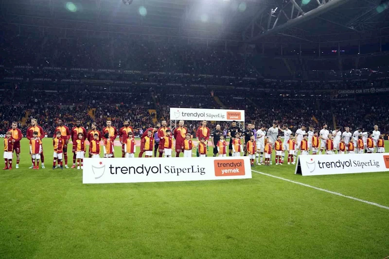 Trendyol Süper Lig: Galatasaray: 0 - Konyaspor: 0 (Maç devam ediyor)
