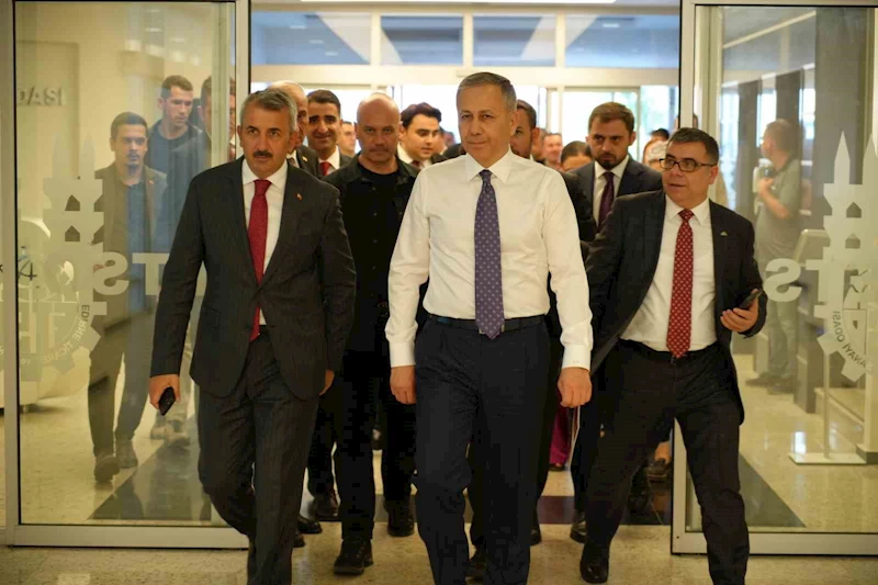 Bakan Yerlikaya Haniye için kılınan gıyabi cenaze namazına katıldı