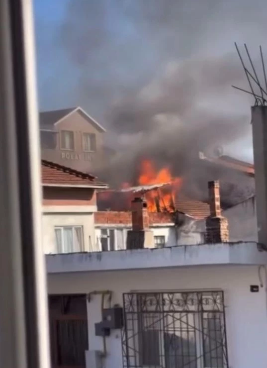Bursa’da çatı yangını