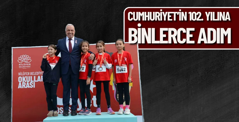 Cumhuriyet’in 102. yılına binlerce adım