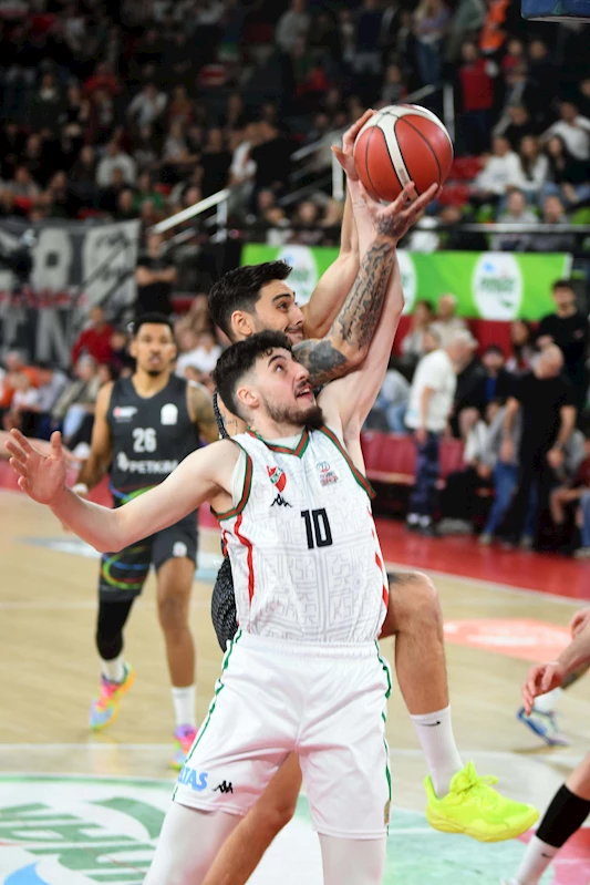  Karşıyaka potada final gibi maçta