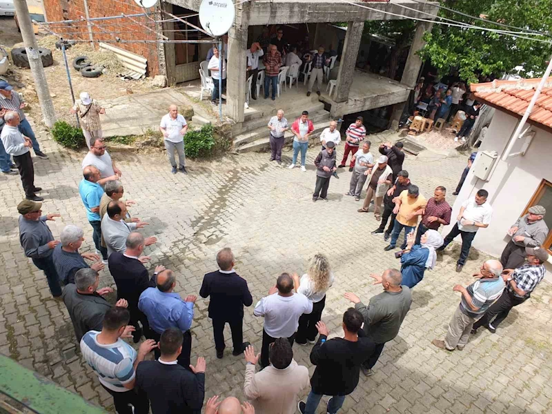 Balıkesir’de çiftçiler yağmur duasına çıktı
