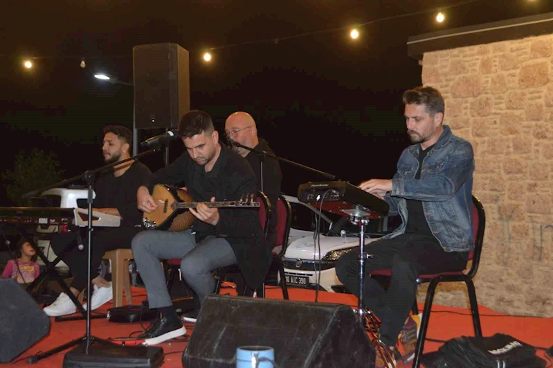 Gömeç’te 4. Ulubeyler Yağlı Pehlivan Güreşleri öncesi türkü gecesi
