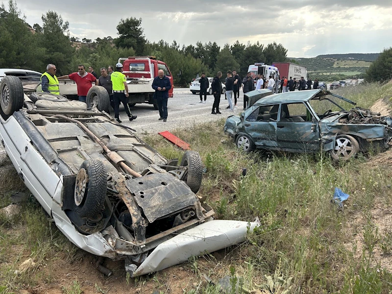 Uşak’ta 2 otomobil çarpıştı; 7 yaralı