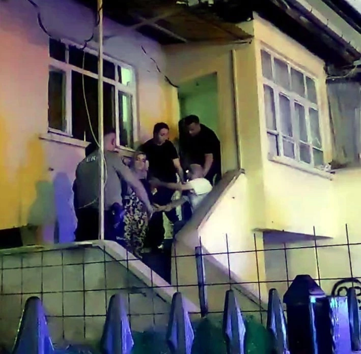 Tartıştığı kişilere bıçak çekmişti, sınır dışı edildi
