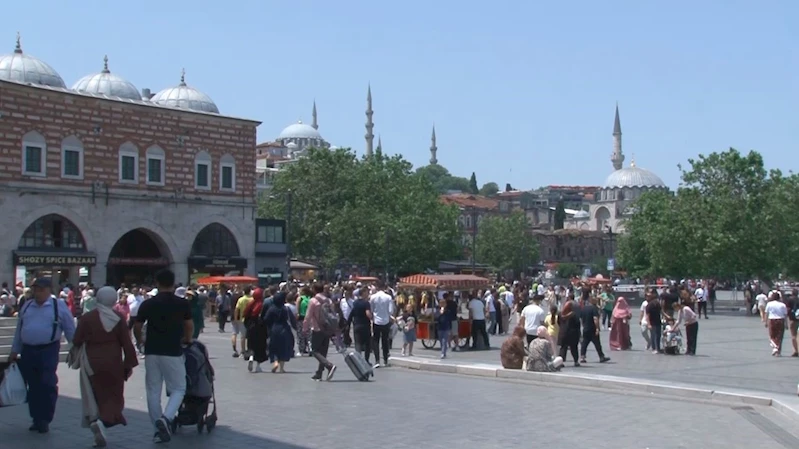 Eminönü’nde bayramın 3’üncü gününde yoğunluk
